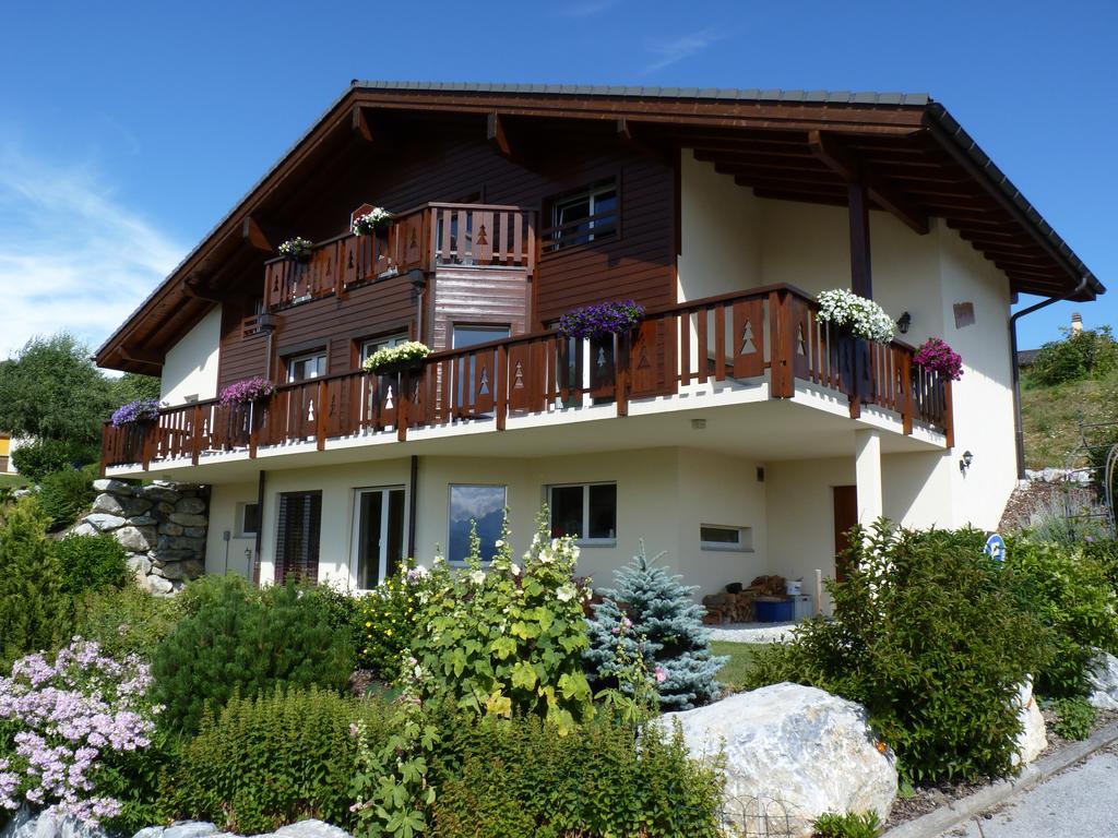 Chalet Des Alpes Bed & Breakfast Crans-Montana Dış mekan fotoğraf