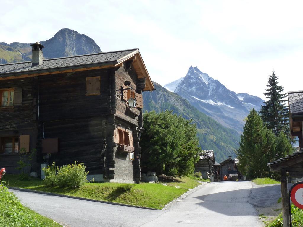 Chalet Des Alpes Bed & Breakfast Crans-Montana Dış mekan fotoğraf