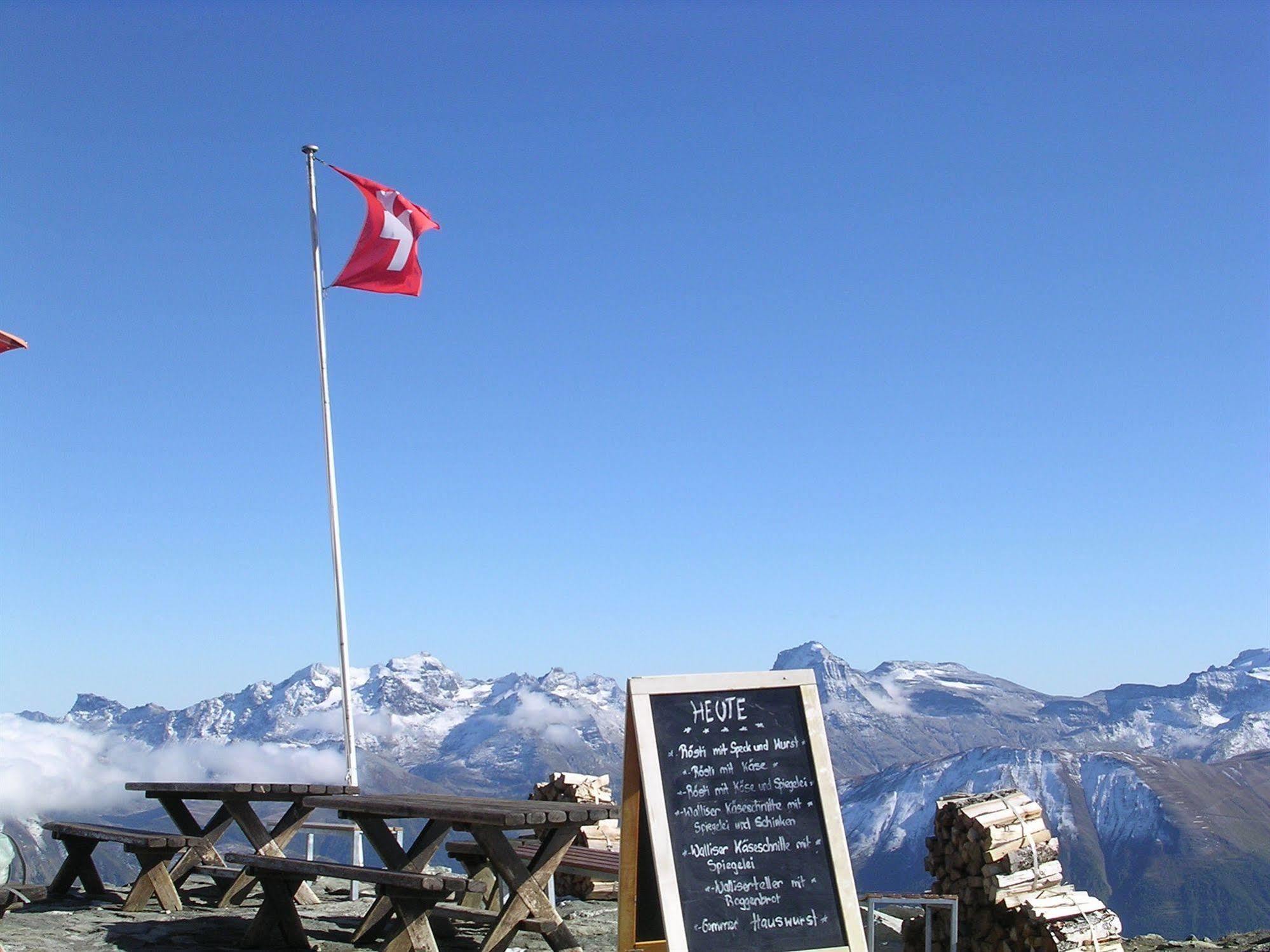 Chalet Des Alpes Bed & Breakfast Crans-Montana Dış mekan fotoğraf